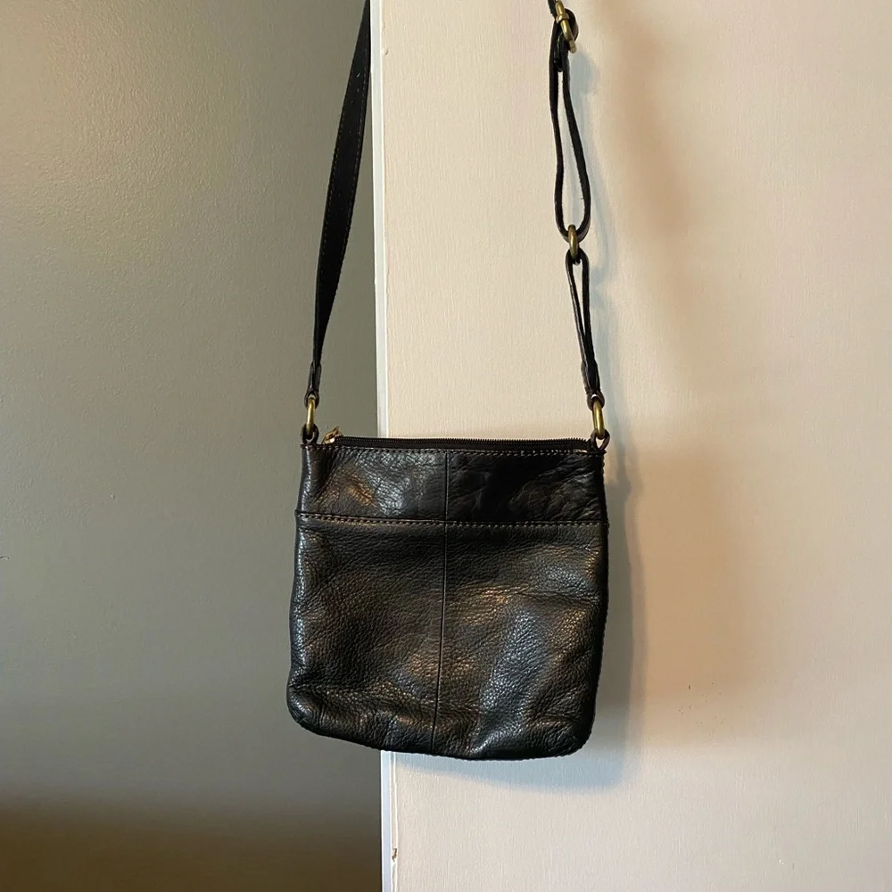Small Fossil crossbody purse. - Picture 3 of 3